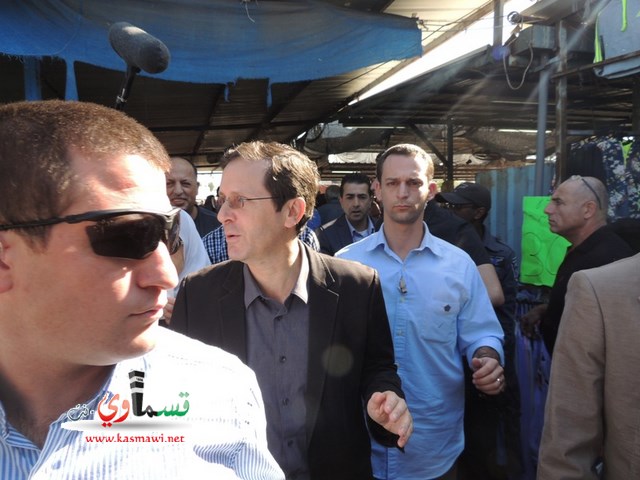 الطيرة : هرتسوغ في زيارة ضمن حملته الانتخابية ويشيد بالعلاقات العربية اليهودية